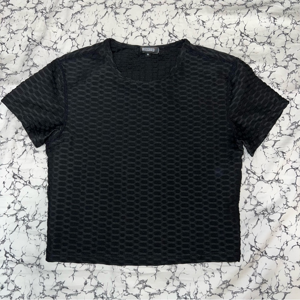 Misguided women’s textured athletic top (black, size M)